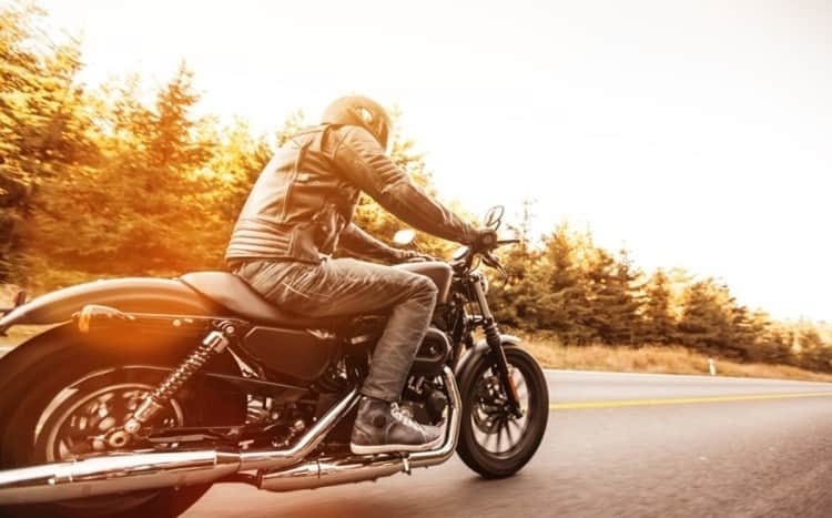 jazda motocyklem harley davidson