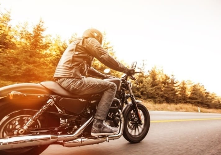 jazda motocyklem harley davidson