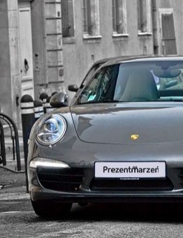 Jazda Porsche 911 GT3 ulicami miasta