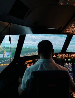 Szkolenie lotnicze – lekcja z symulatorem i lot widokowy
