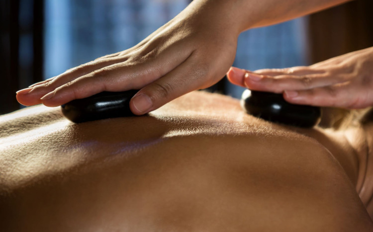Relaksujący masaż gorącymi kamieniami – Kielce