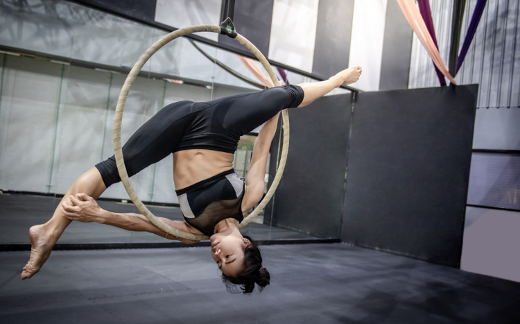aerial hoop, trening na kole cyrkowym