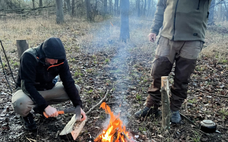Survival  w Świeradowie-Zdroju: rozpalanie ogniska