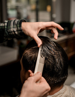 Strzyżenie męskie z masażem głowy – Nowy Sącz