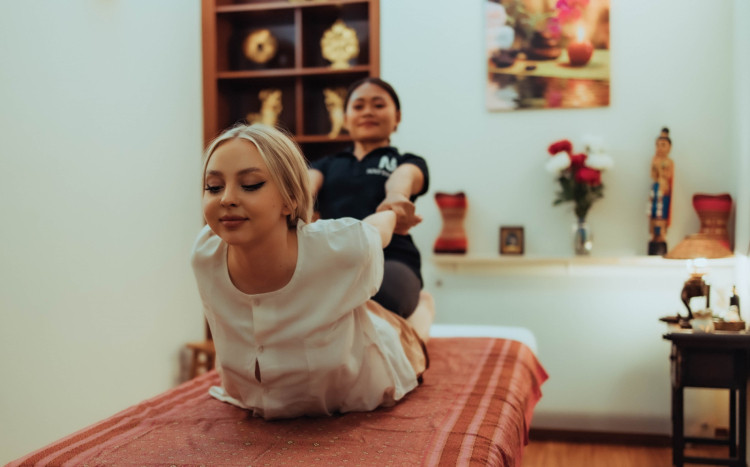 profesjonalny masaż tajski