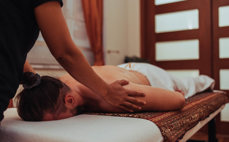 masaż tajski ciała w Nattakan