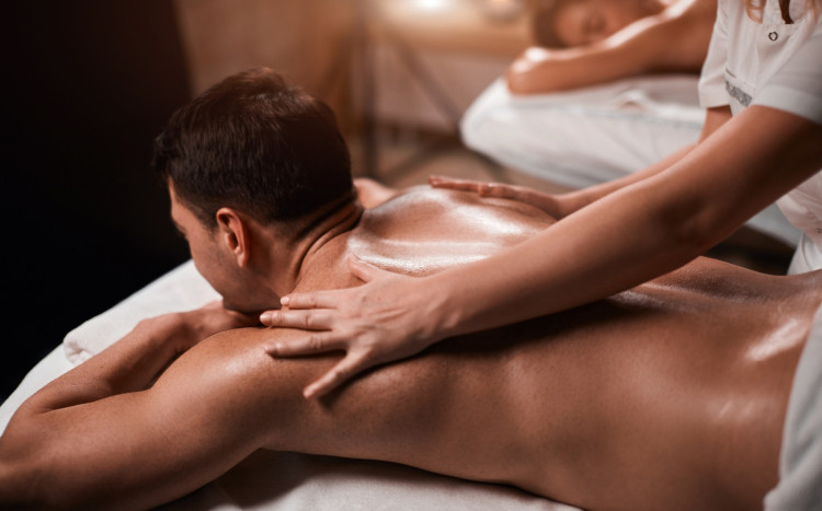 masaż tajski w salonie spa