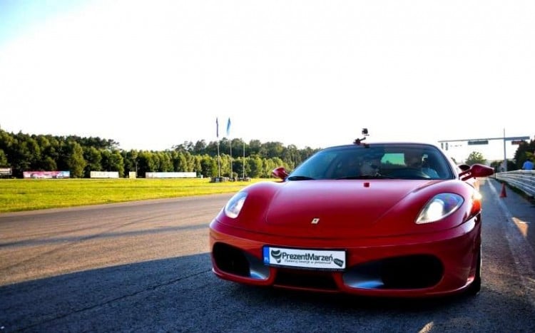 Ferrari na torze.