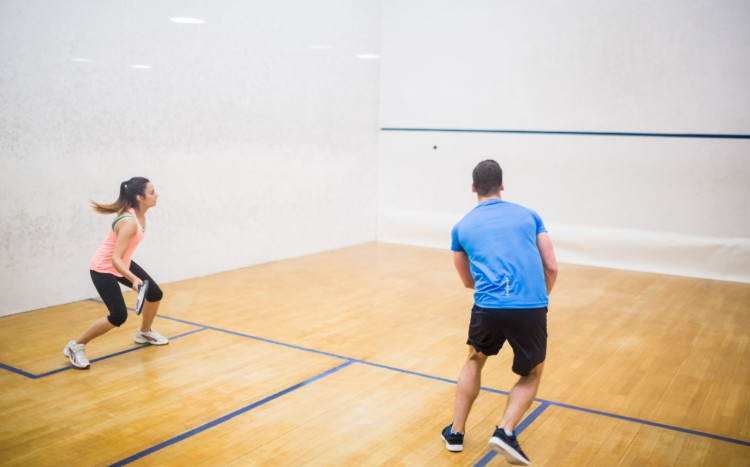 Para gra w squasha w Centrum Sportów