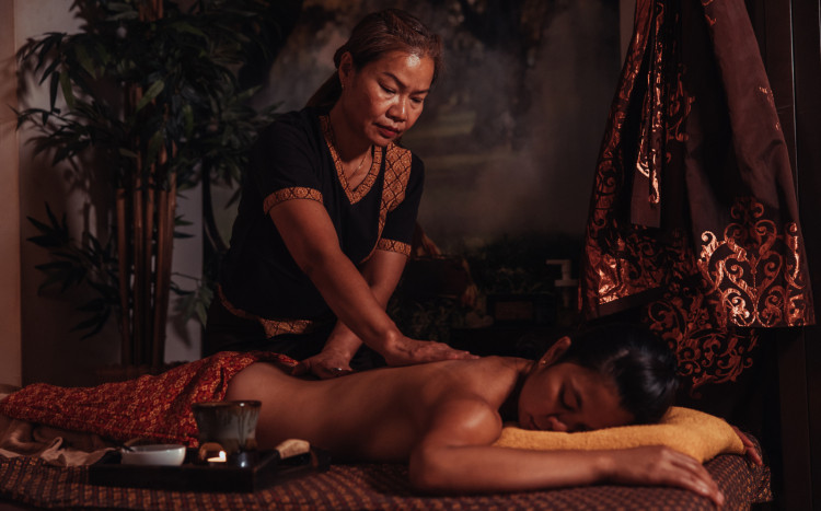 tajski masaż pleców