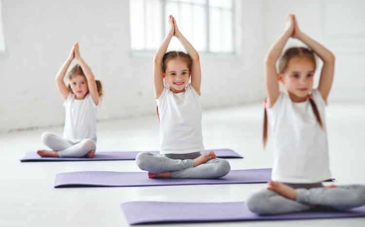 lekcja jogi dla dzieci