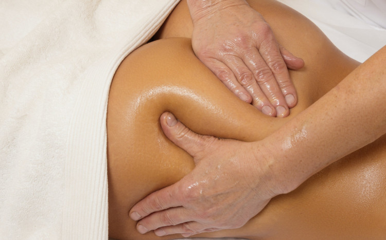 manualny masaż przeciw cellulitowi