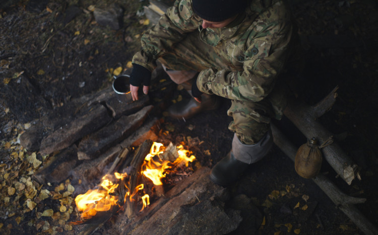 Survival na Kaszubach - odpoczynek przy ognisku