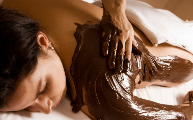 masaż czekoladą