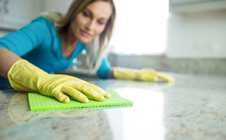 Voucher na sprzątanie domu  - czyszczenie blatu