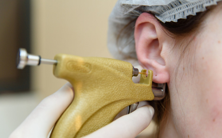 profesjonalne przekłuwanie uszu