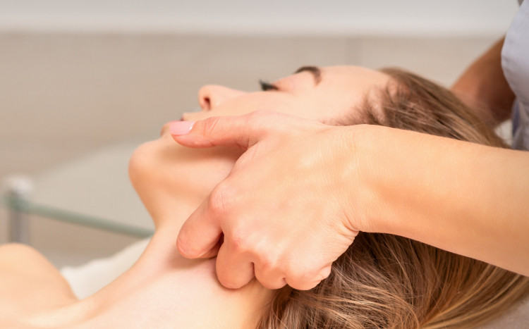masaż liftingujący