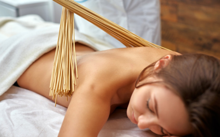 masaż witkami bambusowymi