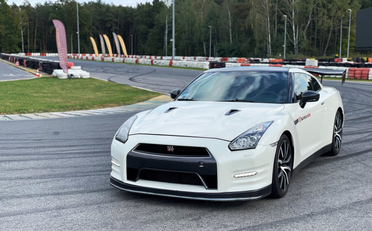 nissan gt-r, jazda po torze