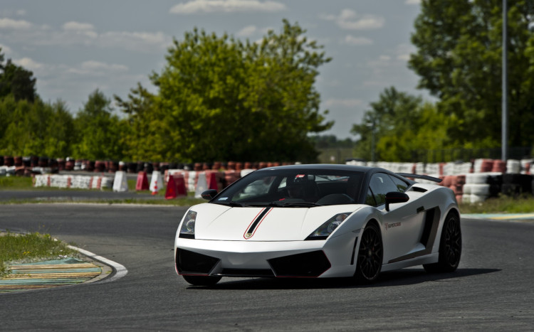 sportowe lamborghini gallardo