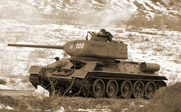 czołg t-34 zimą