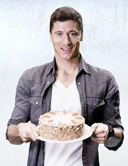 Dodatek - Życzenia urodzinowe od gwiazd na prezent – Robert Lewandowski