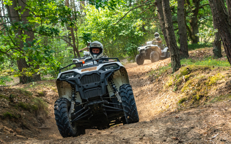 quad polaris 570 na trasie off road