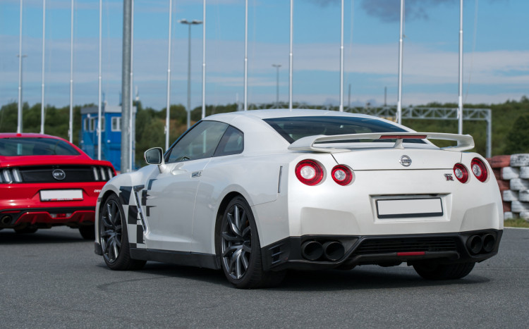 Nissan GTR na torze