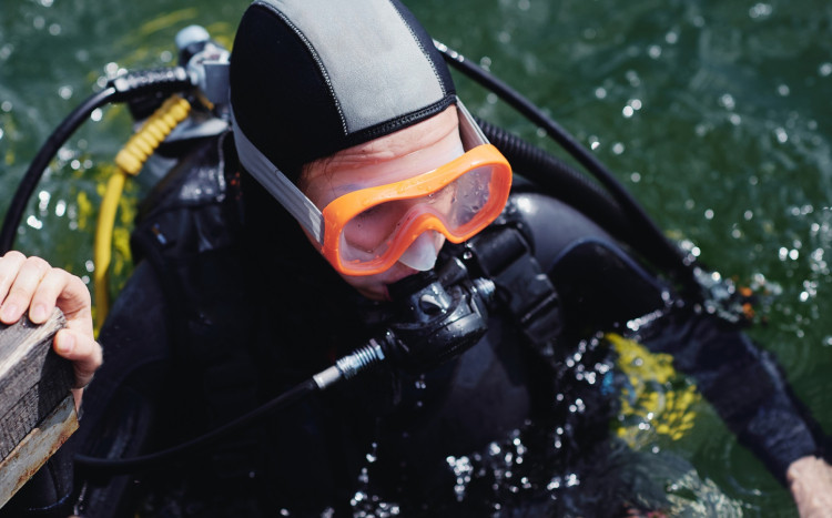 nurek przed zanurzeniem