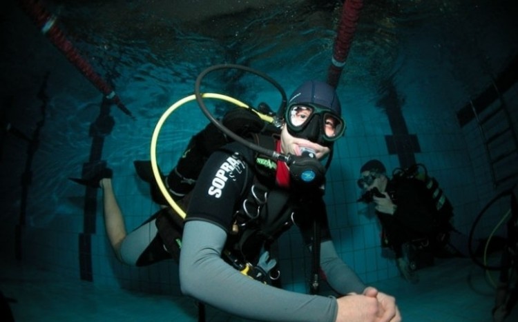 Ćwiczenia nurkowania w grupie