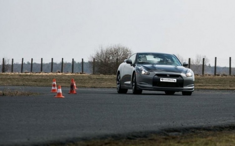 Ferrari vs Nissan, Tor Bednary