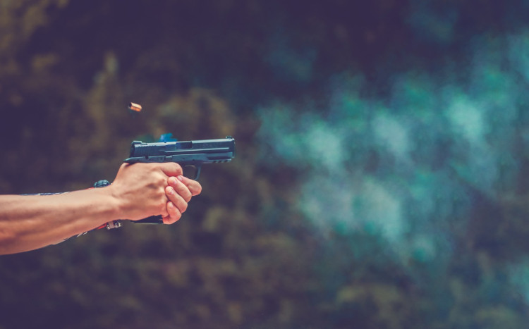 broń bojowa strzelanie