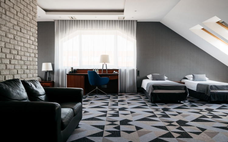 komfortowy pokój hotelowy