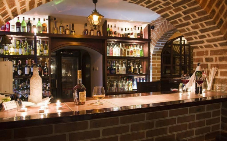 bar