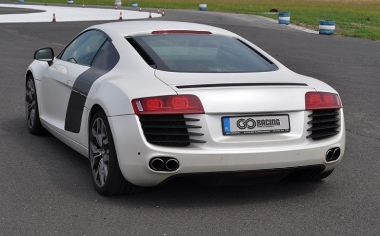 Widok na tył sportowego Audi
