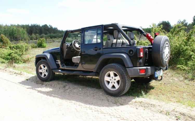 pojemny jeep