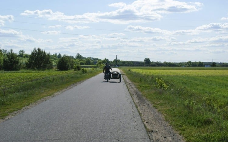 jazda motocyklem w terenie