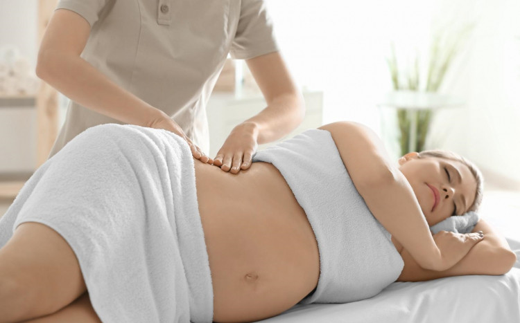 masaż dla kobiety w ciąży