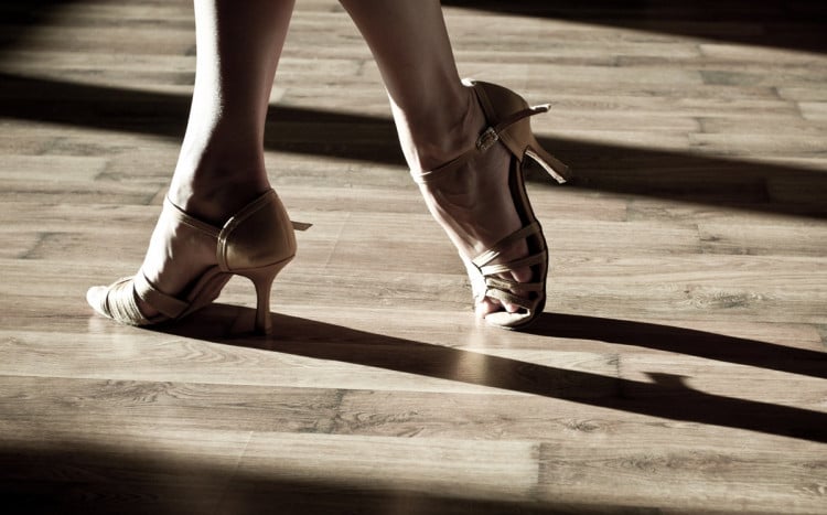 Tancerka w butach do tańca