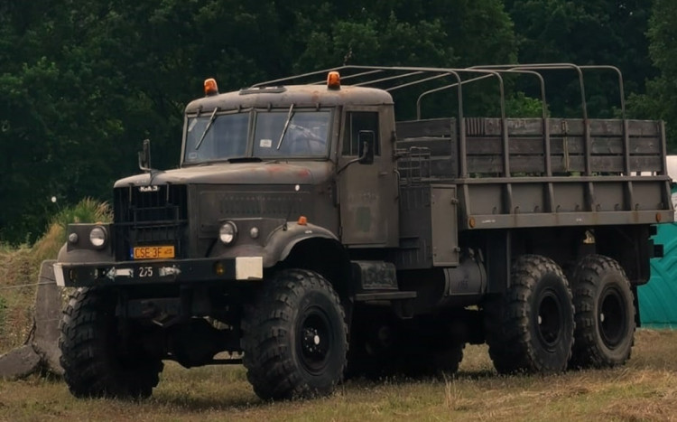 wojskowa ciężarówka