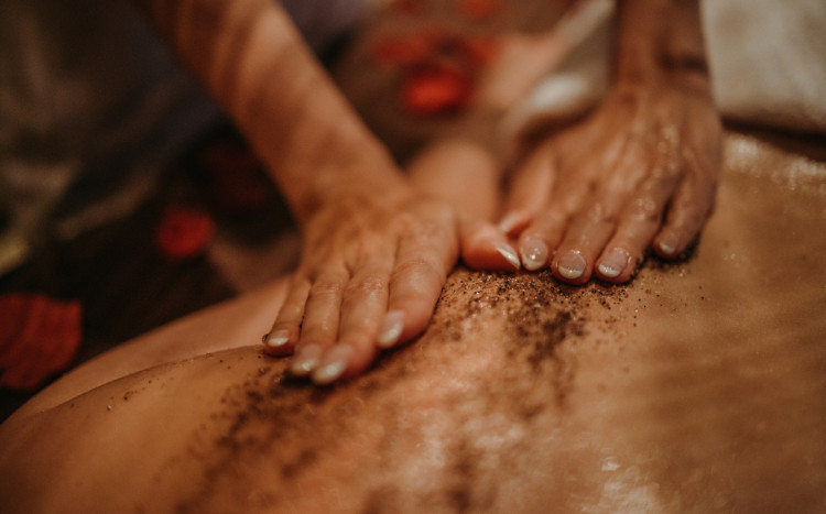 masaż peelingiem