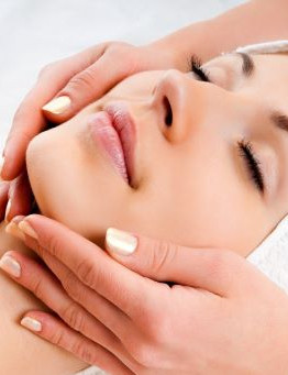 Liftingujący masaż twarzy – Częstochowa