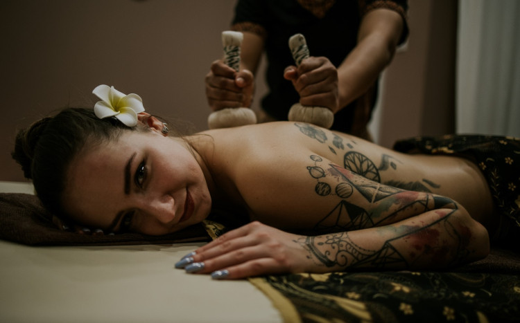 Kobieta na masażu