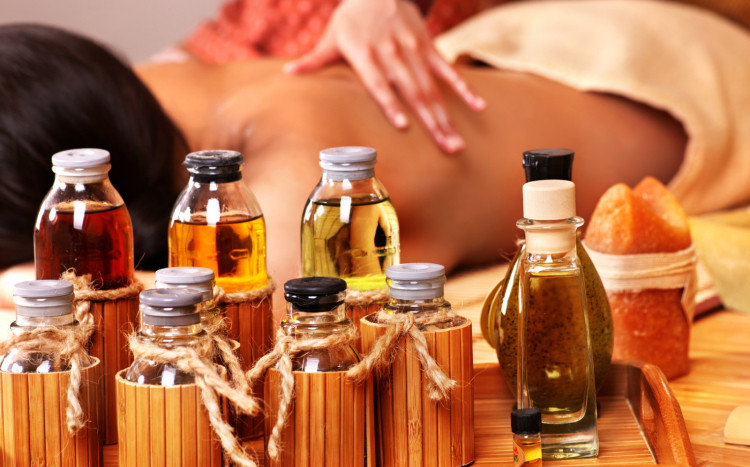 masaż z olejkami