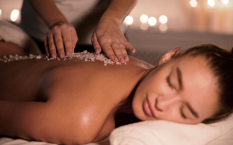 Relaksacyjny masaż z peelingiem w Rudzie Śląskiej w Relax Spa