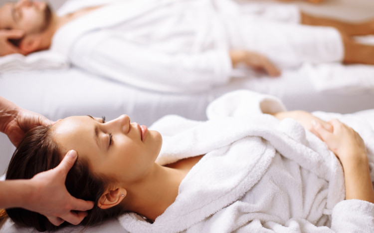 relaksujący masaż w spa