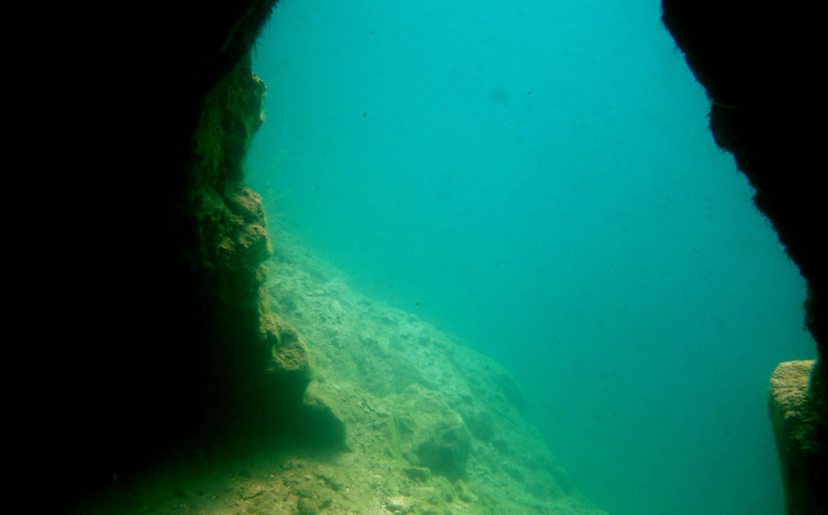 jaskinia podwodna