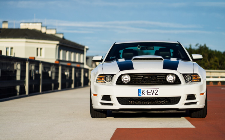 ford mustang, widok z przodu