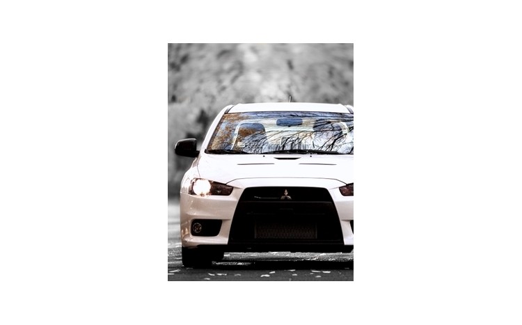 mitsubishi lancer evo x widok z przodu